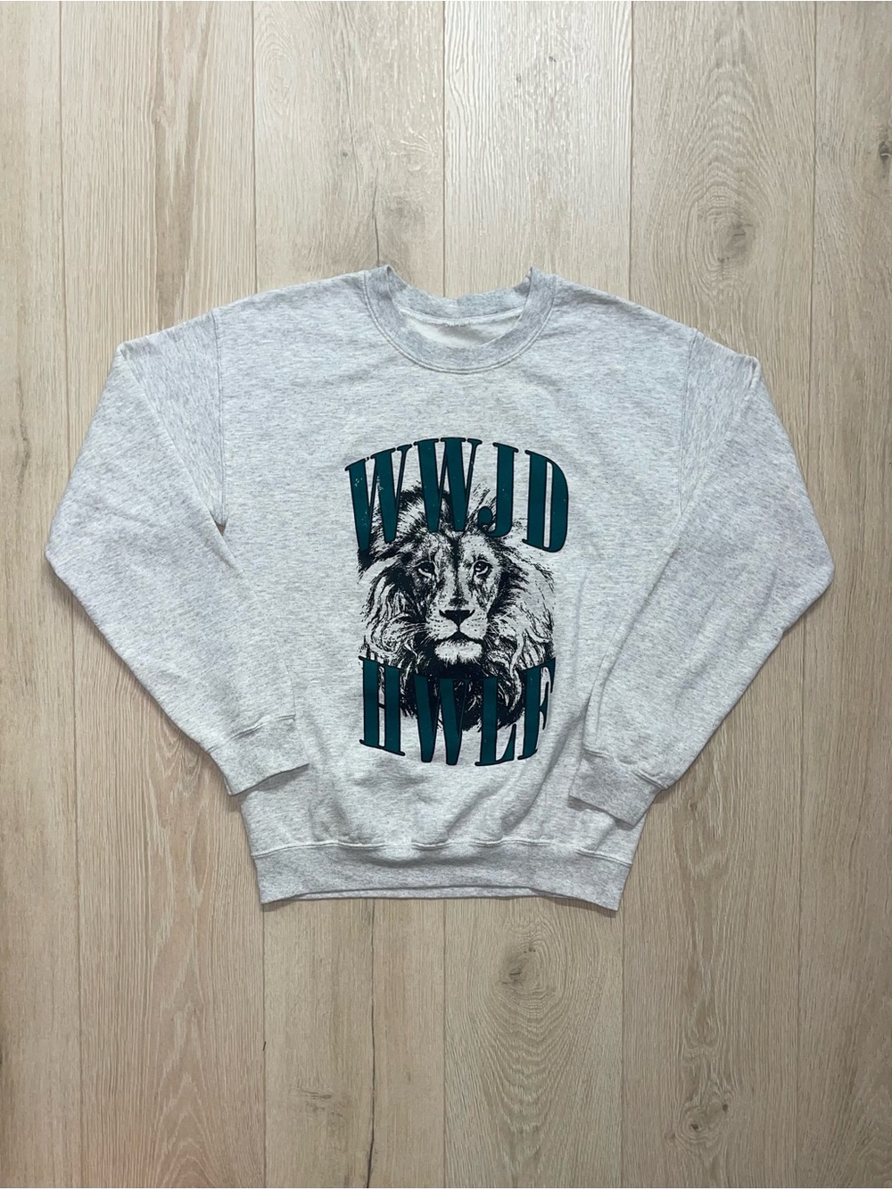 Unbranded Gray Crewneck Sweatshirt with Teal Lion Graphic